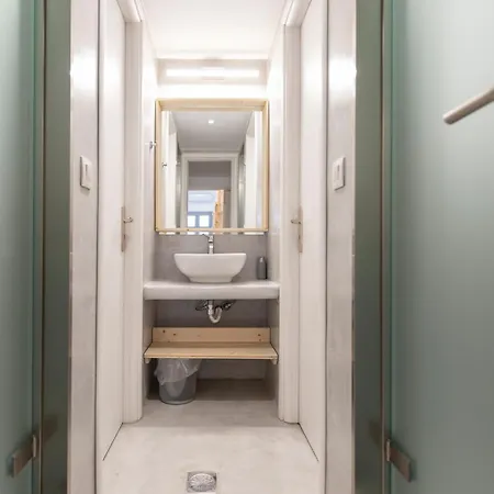 Bedspot Fira (Santorini)