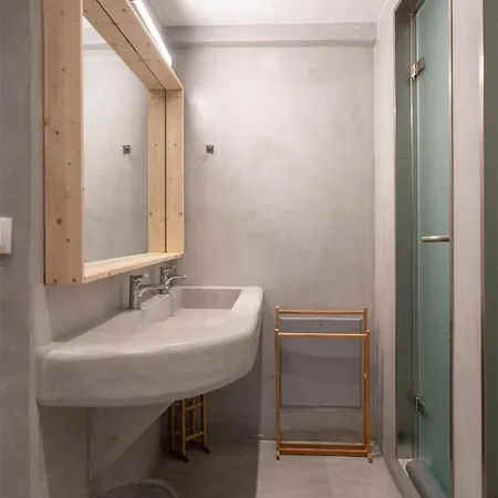 Bedspot * Fira (Santorini)