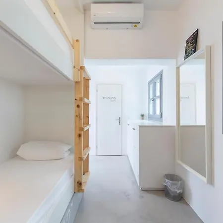 Bedspot * Fira (Santorini)