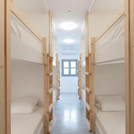 Bedspot Fira (Santorini)