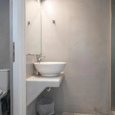 Hostal Bedspot Fira (Santorini)