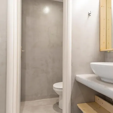 Bedspot Fira (Santorini)