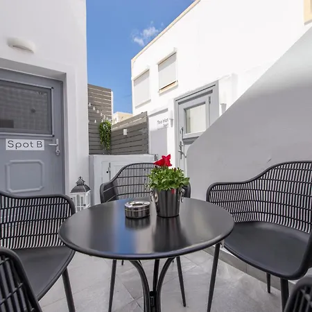 Hostal Bedspot Fira (Santorini)