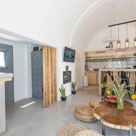 Bedspot Fira (Santorini)