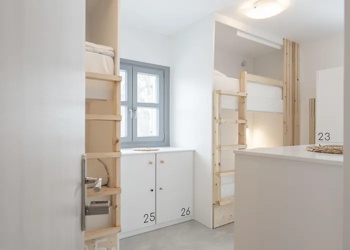 Bedspot Hostel Φηρά