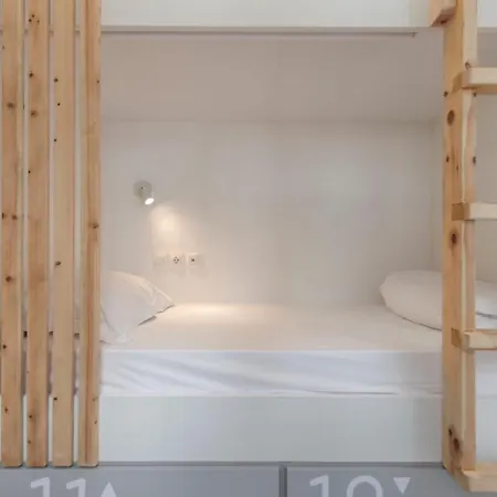 Bedspot Hostel Firá
